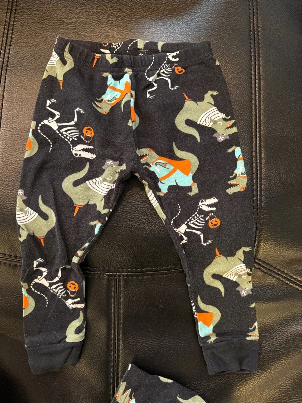 Carter’s 18M Halloween pajamas